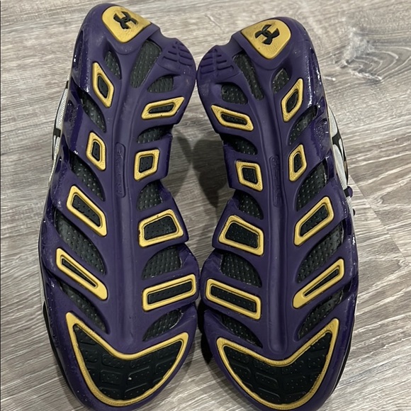 *Limited Edition* Under Armour Spine 4D Foam Shoes. Unisex - Picture 4 of 6
